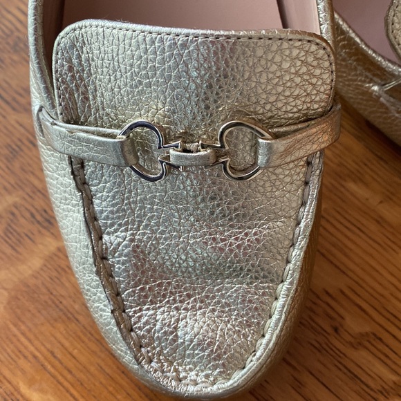 Kate Spade New York size 6.5 gold shoes - Picture 3 of 9